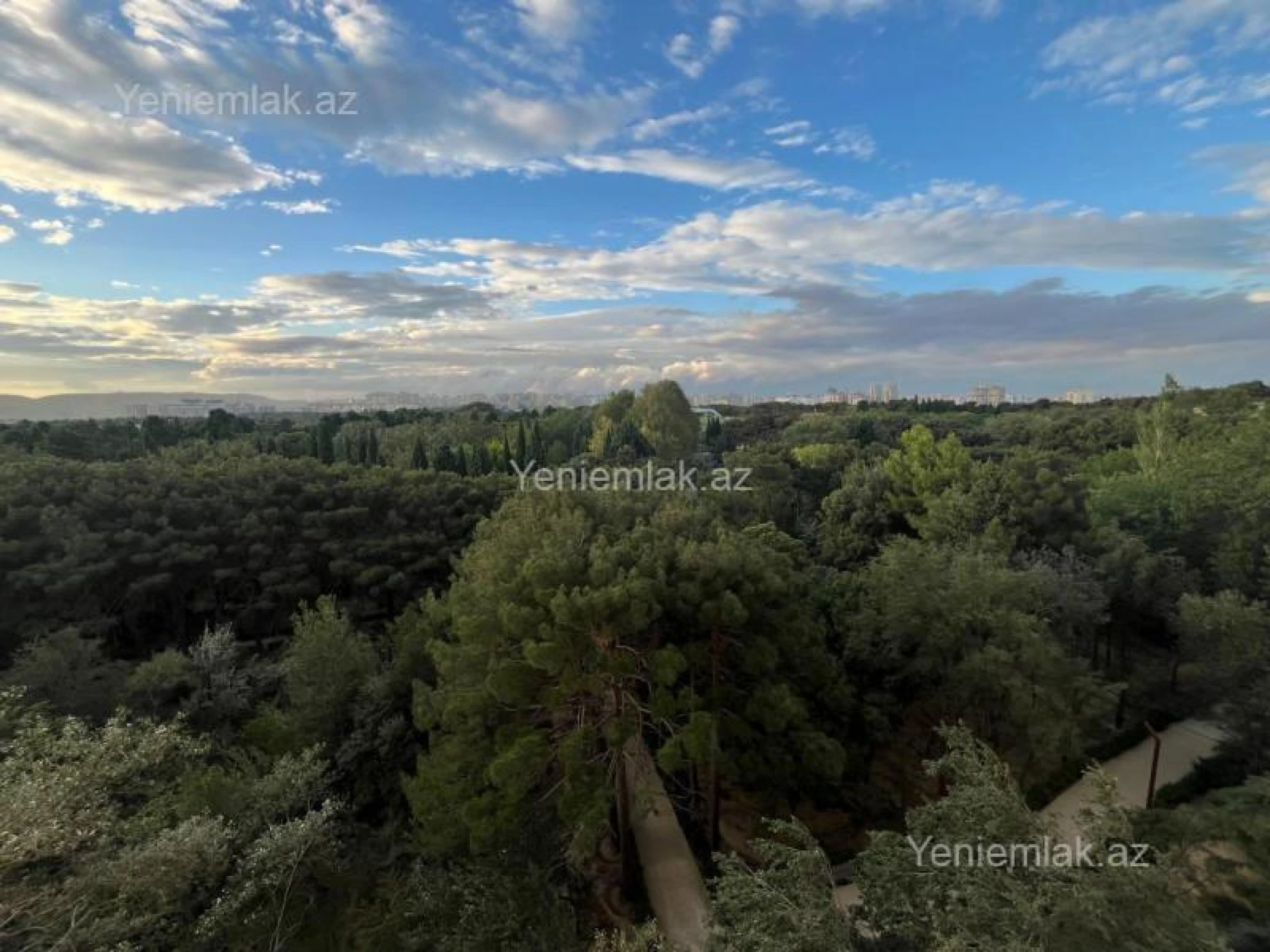 Satılır 3 otaqlı yeni tikili 140 m²