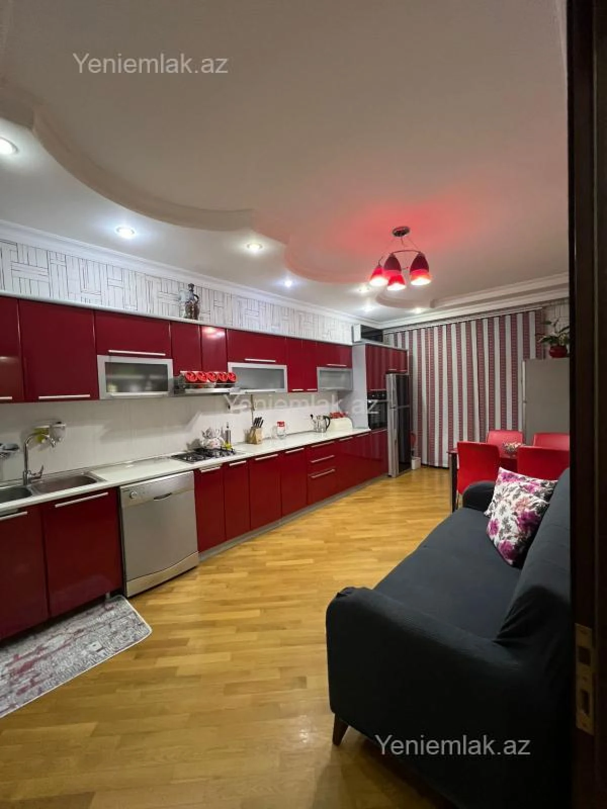 Satılır 4 otaqlı yeni tikili 140 m²