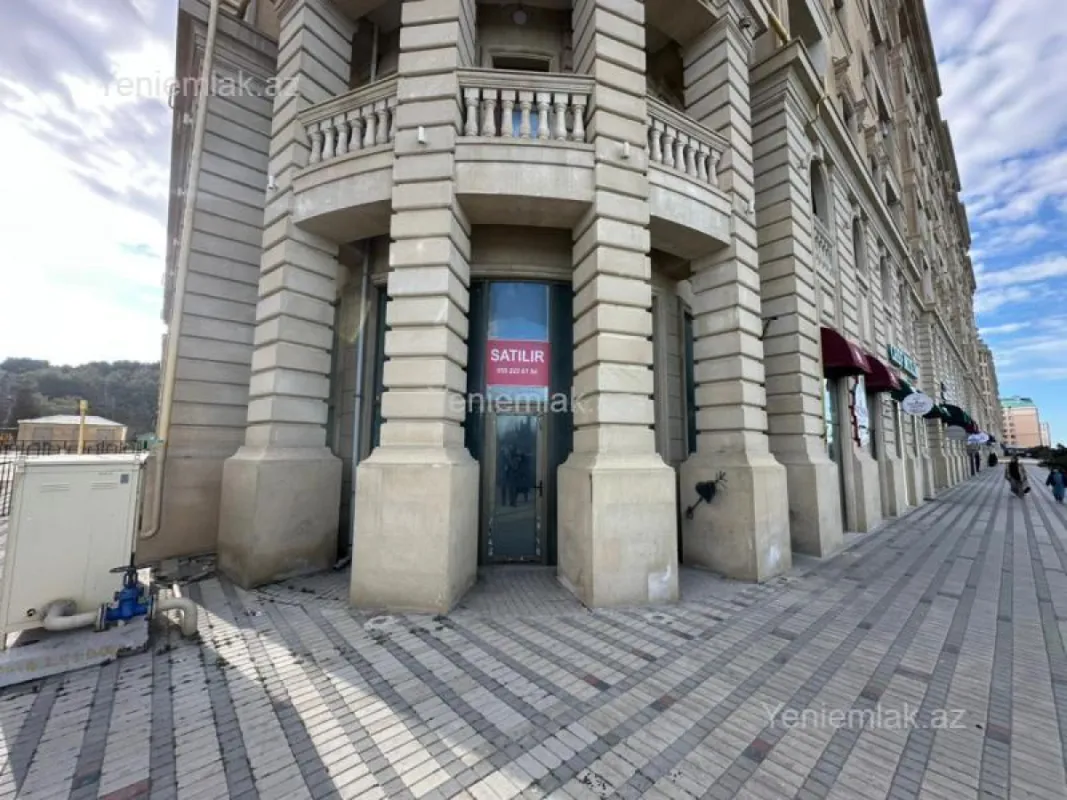 Satılır obyekt 792 m²