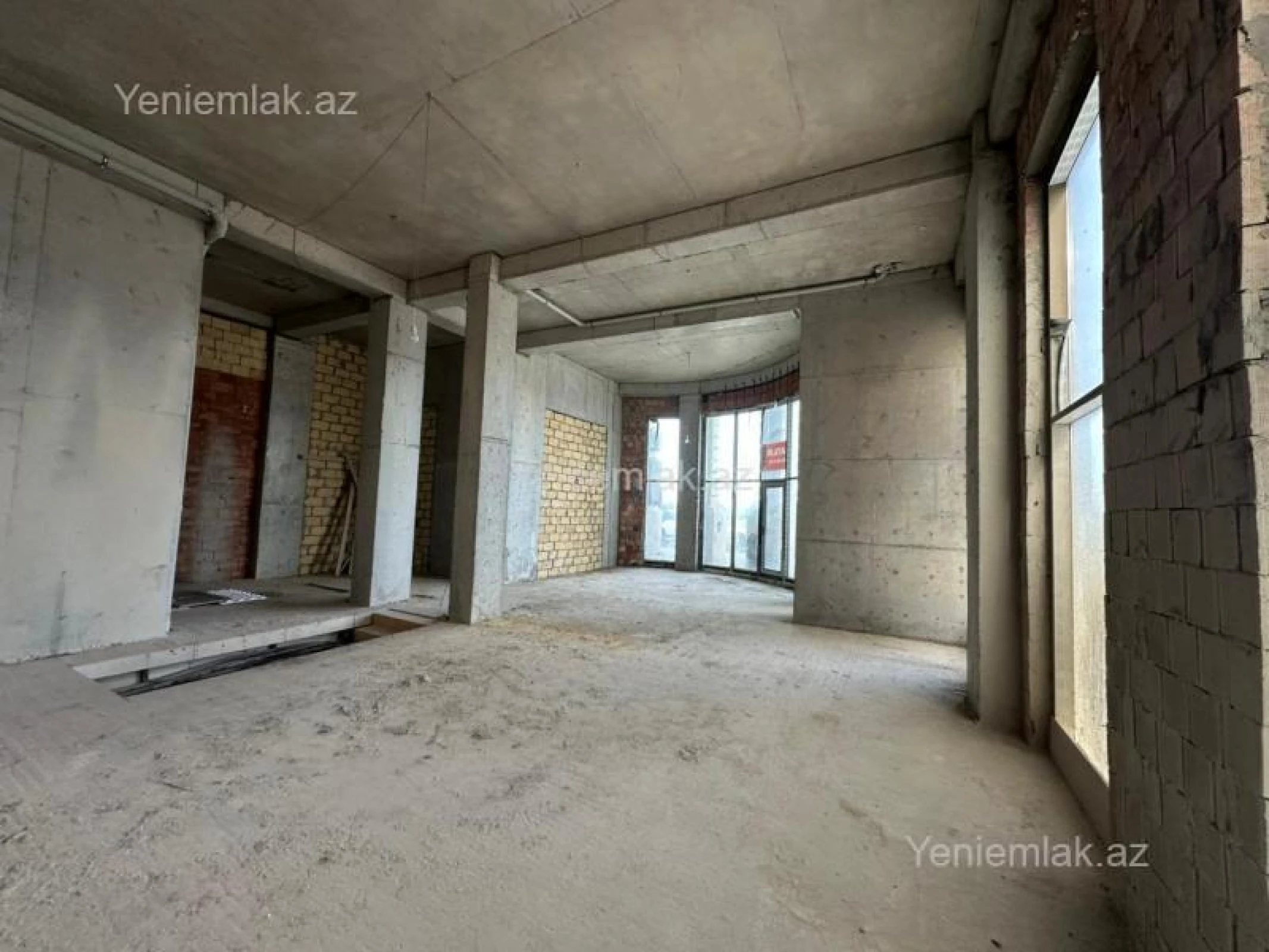 Satılır obyekt 792 m²