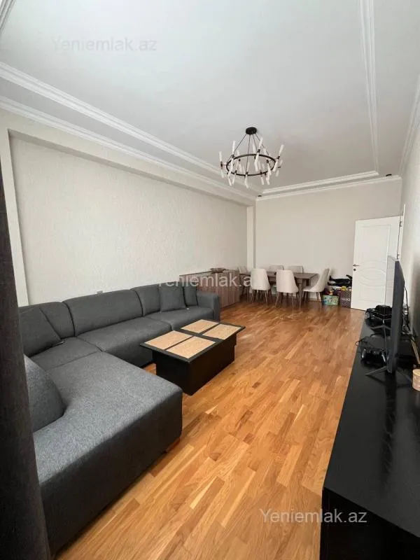 Satılır 2 otaqlı yeni tikili 75 m²