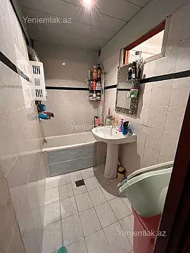 Satılır 2 otaqlı köhnə tikili 60 m²