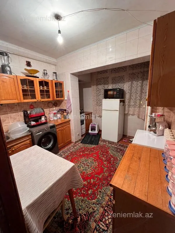 Satılır 2 otaqlı köhnə tikili 60 m²