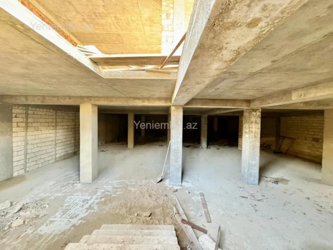 Satılır 10 otaqlı obyekt 1800 m²