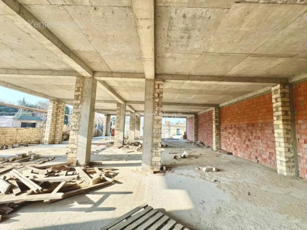 Satılır 10 otaqlı obyekt 1800 m²