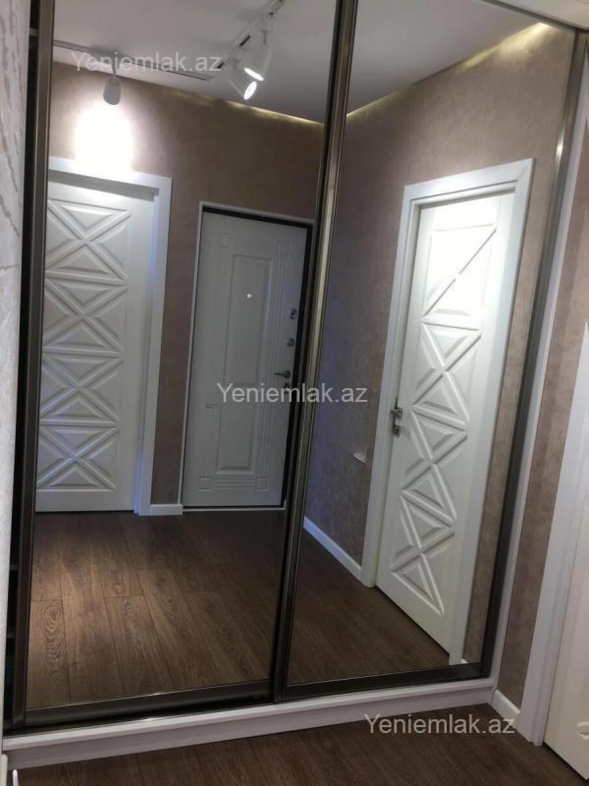Satılır 2 otaqlı köhnə tikili 65 m²