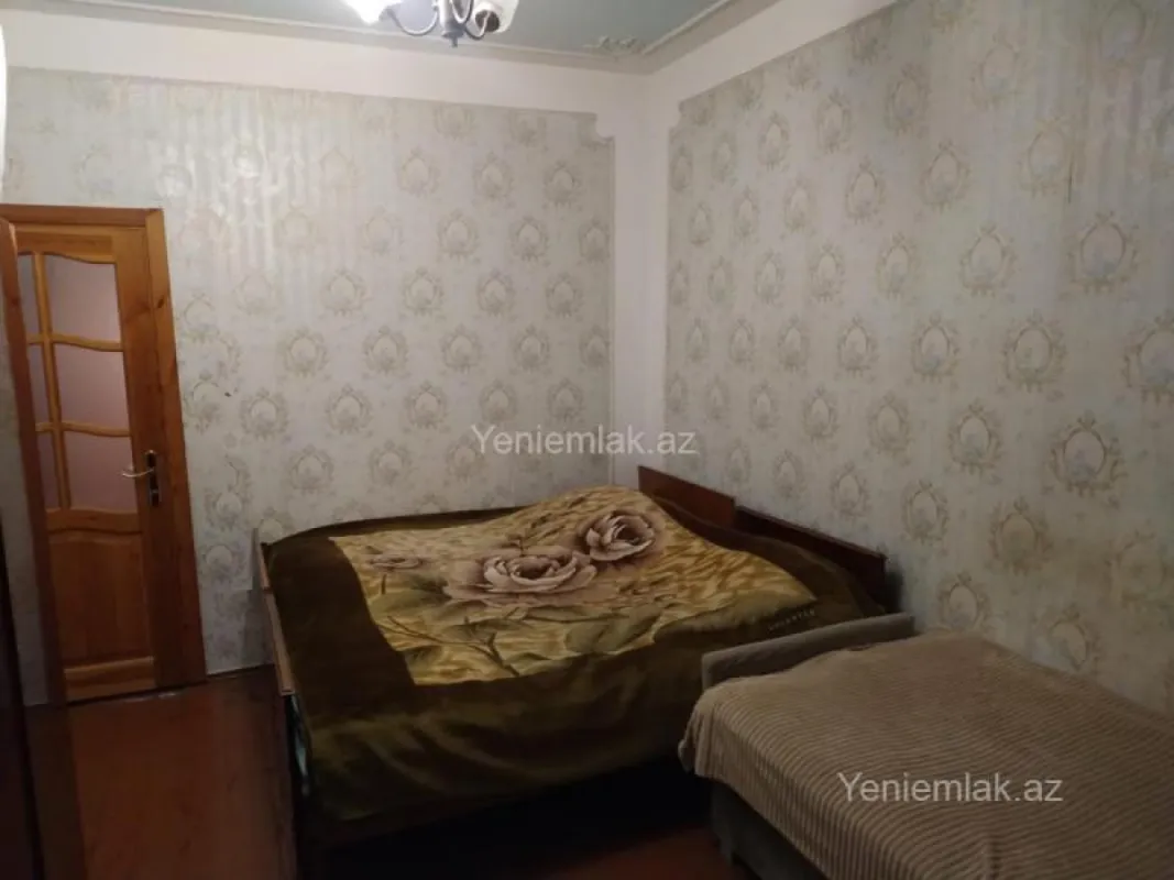 Satılır 3 otaqlı köhnə tikili 80 m²