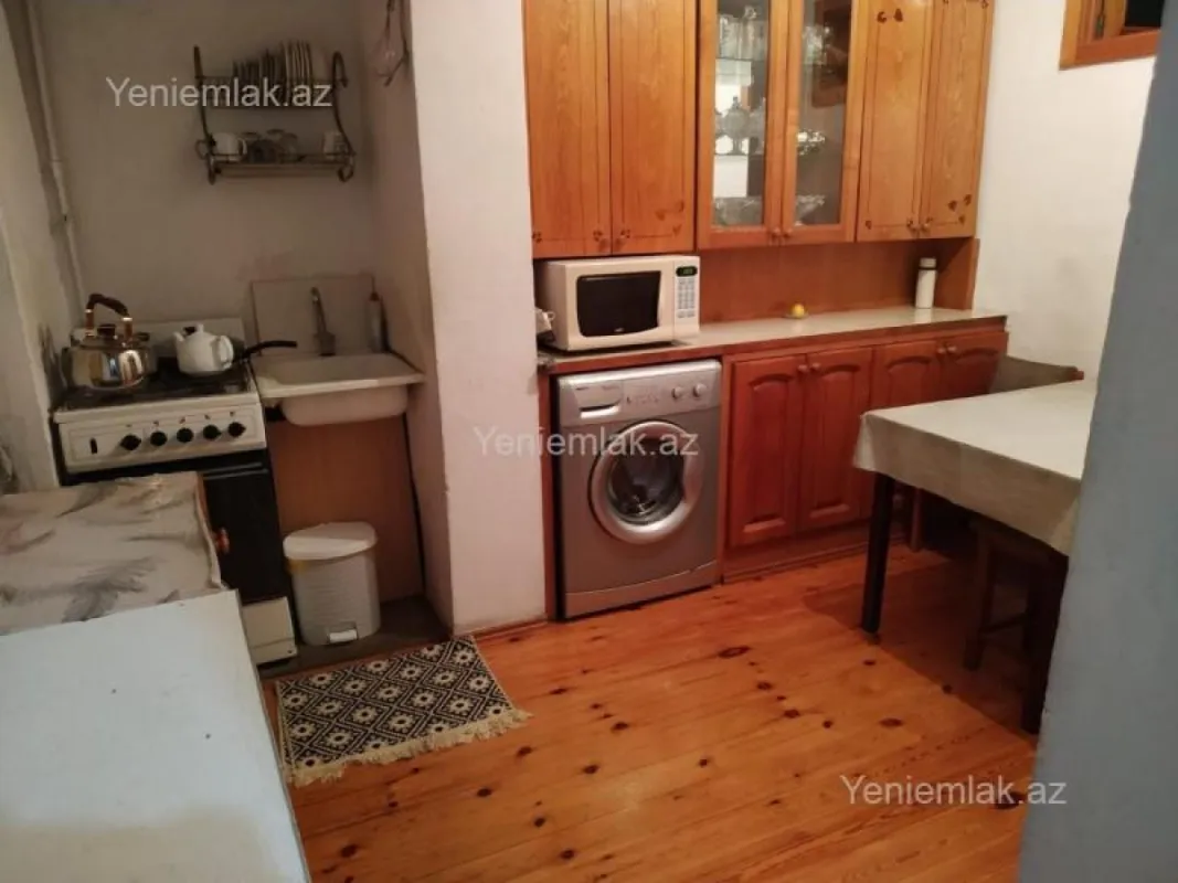 Satılır 3 otaqlı köhnə tikili 80 m²
