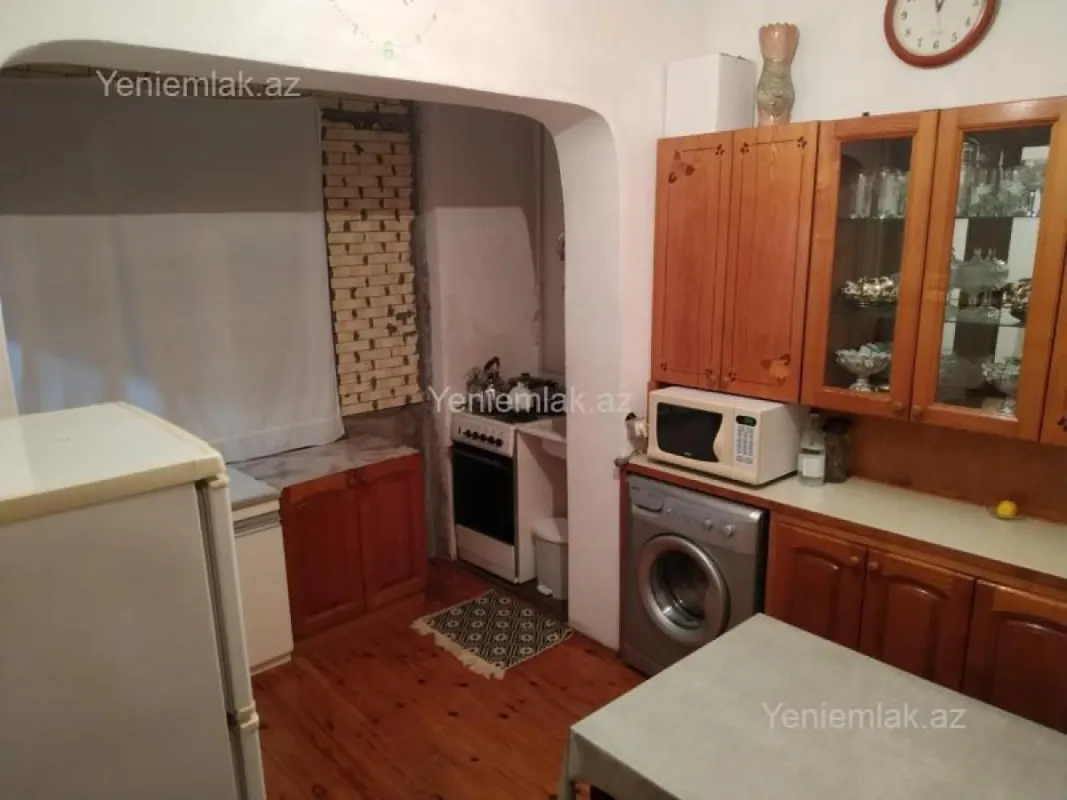 Satılır 3 otaqlı köhnə tikili 80 m²