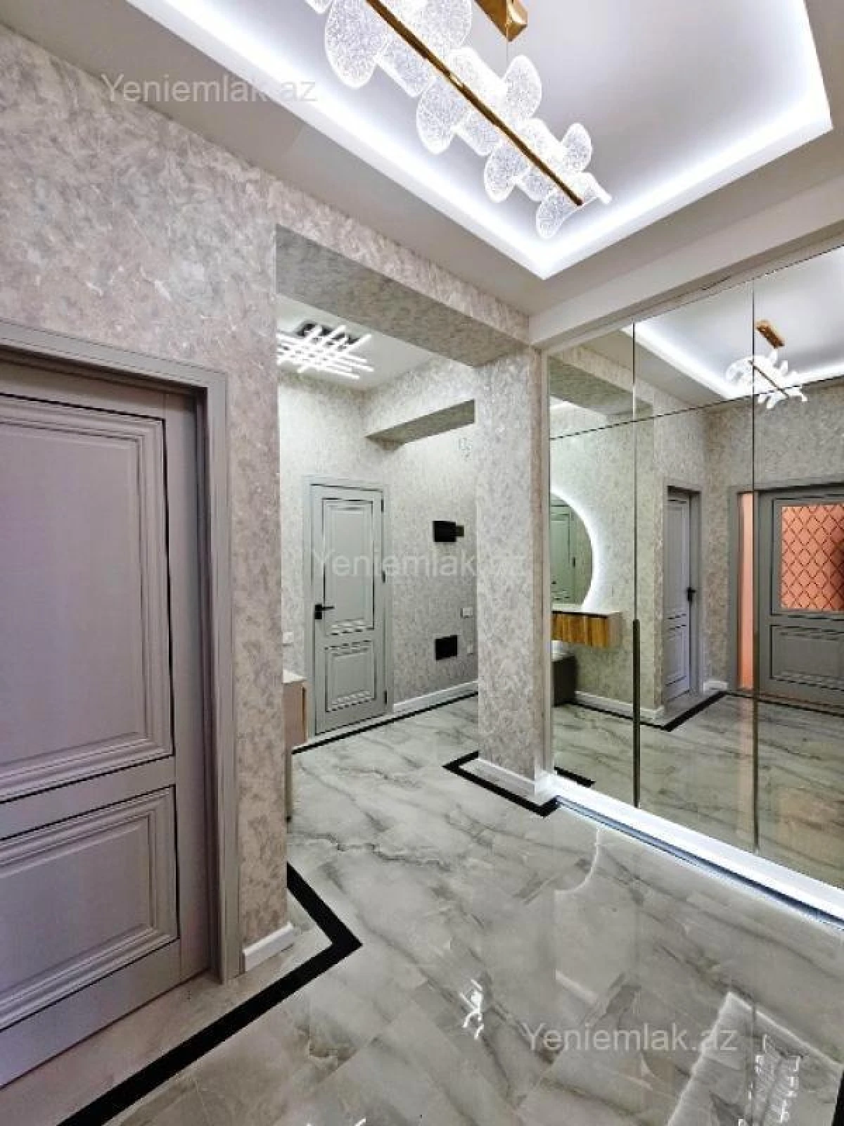 Satılır 2 otaqlı yeni tikili 76 m²