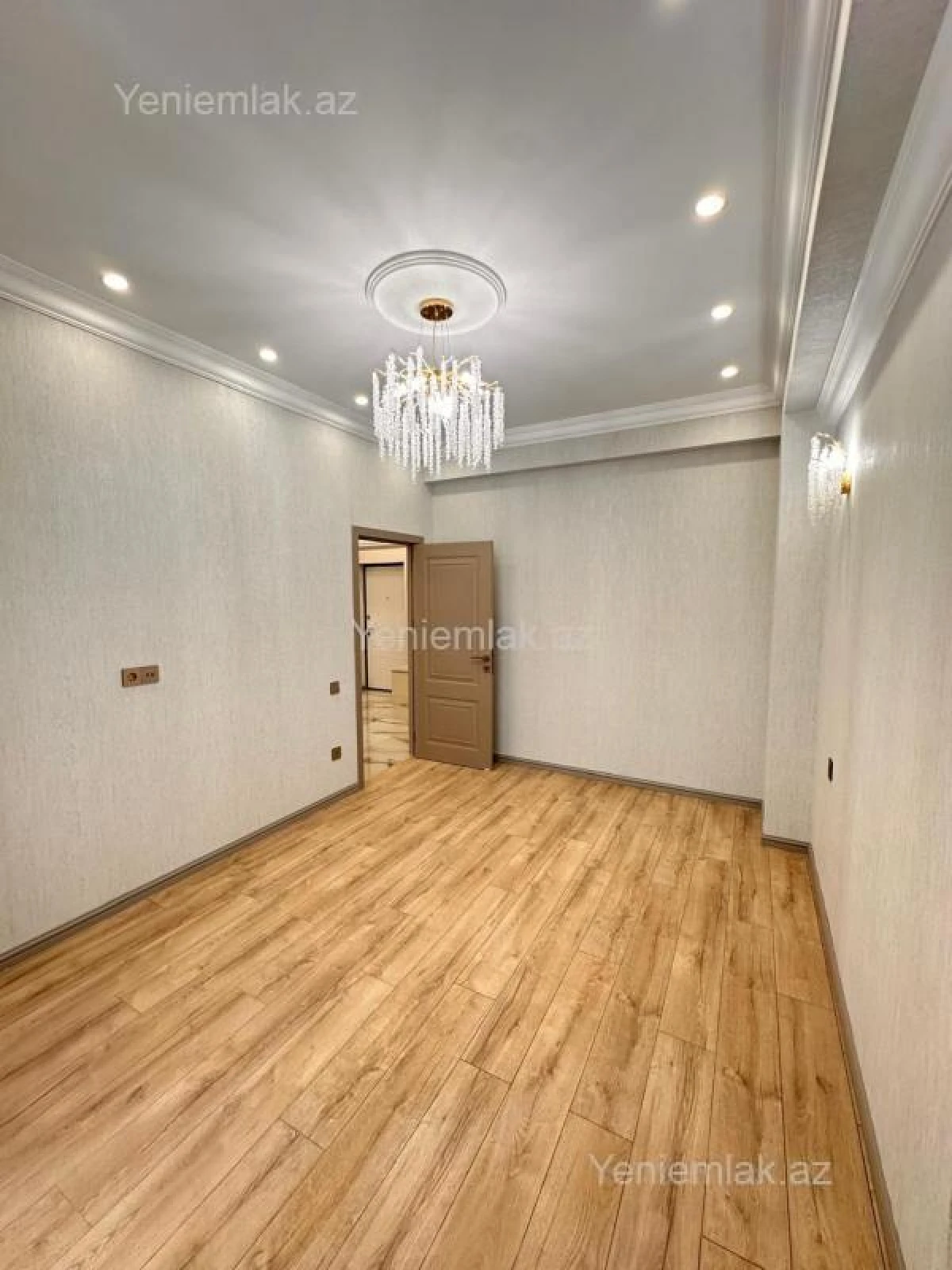 Satılır 3 otaqlı yeni tikili 80 m²