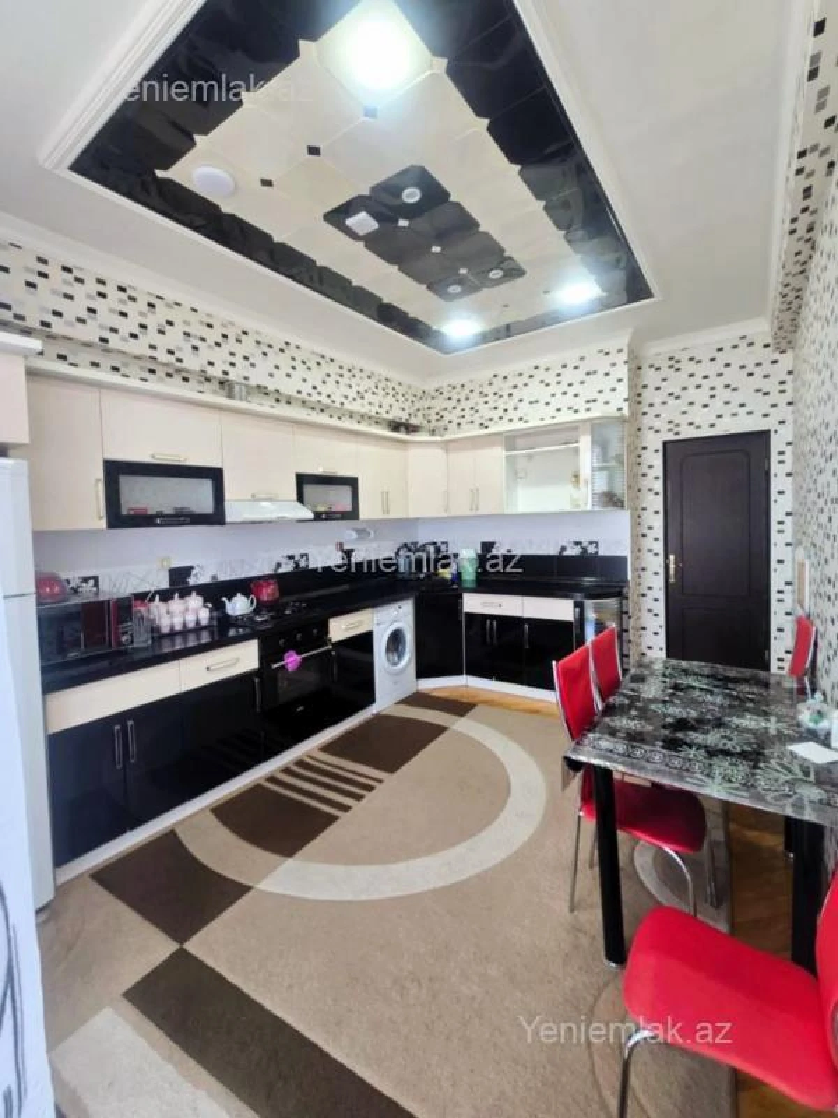 Satılır 3 otaqlı yeni tikili 130 m²