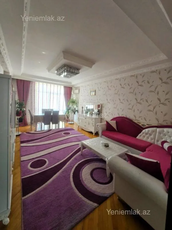 Satılır 3 otaqlı yeni tikili 130 m²