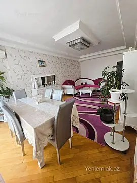 Satılır 3 otaqlı yeni tikili 130 m²