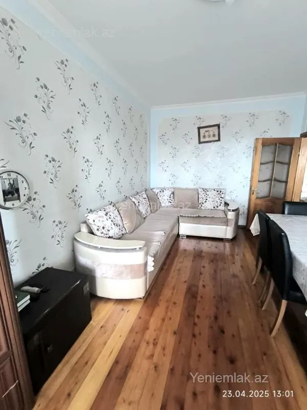 Satılır 3 otaqlı köhnə tikili 80 m²