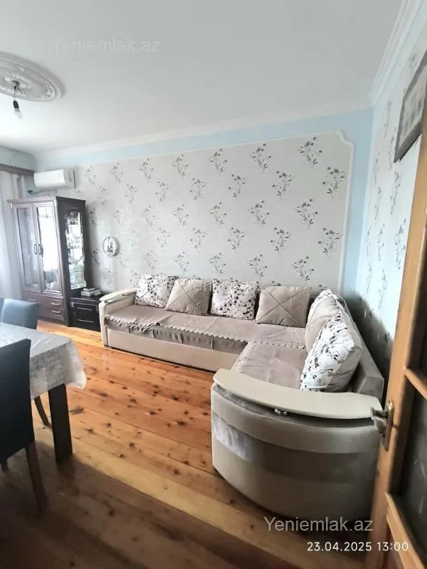 Satılır 3 otaqlı köhnə tikili 80 m²
