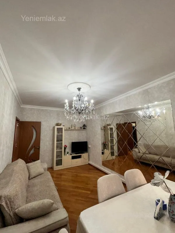 Satılır 3 otaqlı köhnə tikili 80 m²