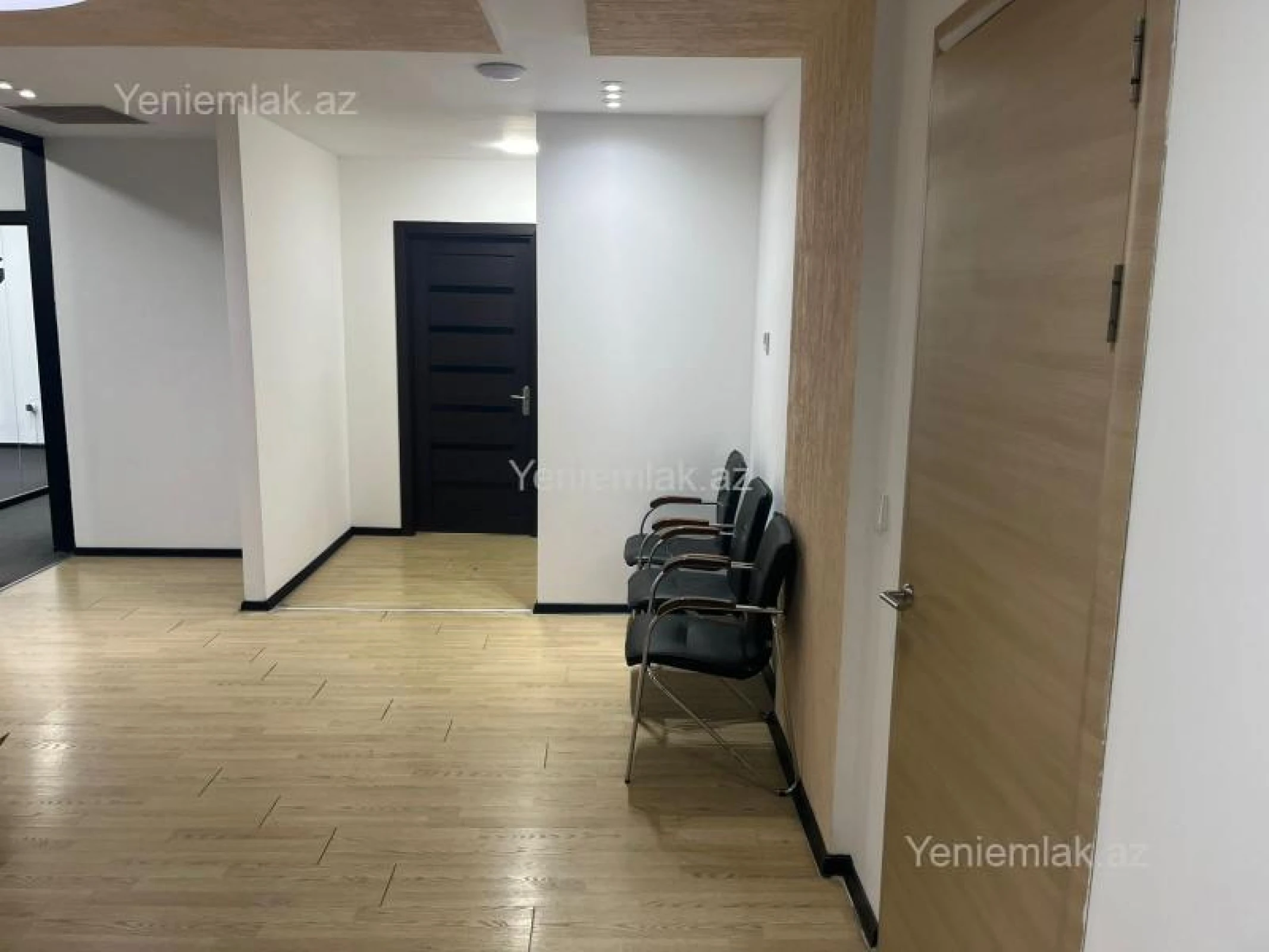 Satılır 10 otaqlı ofis 440.4 m²