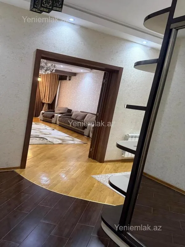 Satılır 3 otaqlı yeni tikili 135 m²