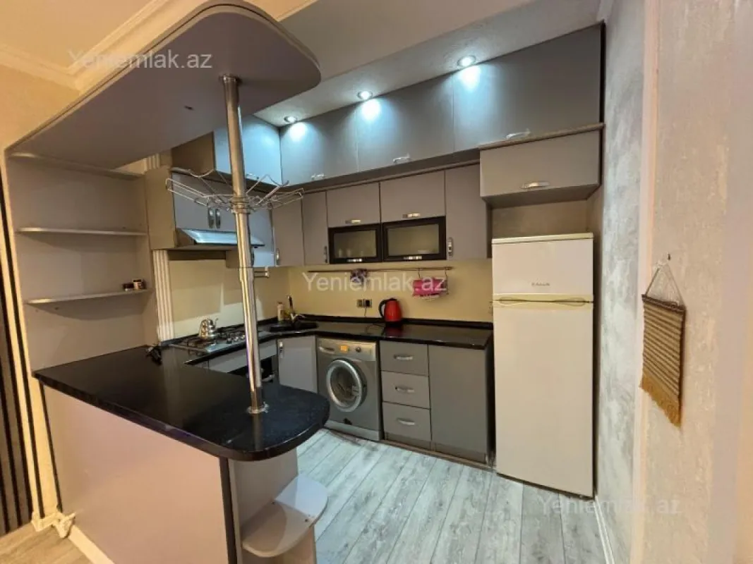 Satılır 3 otaqlı yeni tikili 80 m²