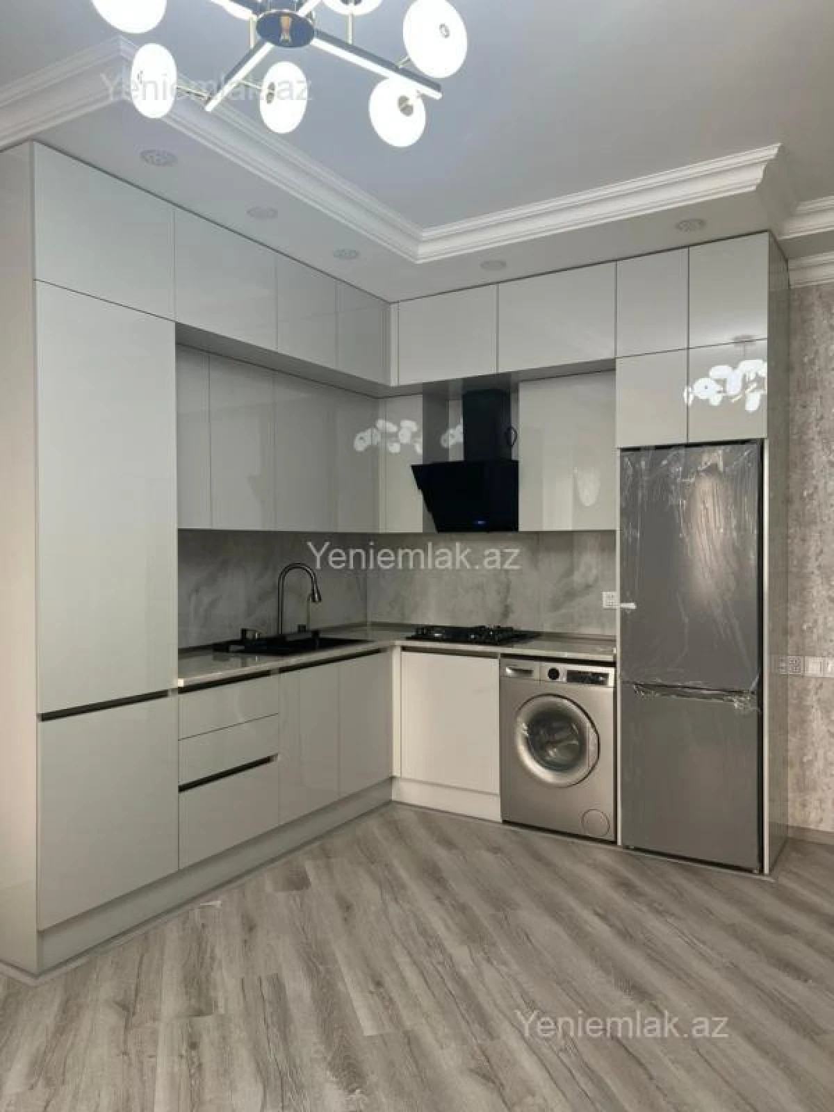 Satılır 2 otaqlı yeni tikili 65 m²