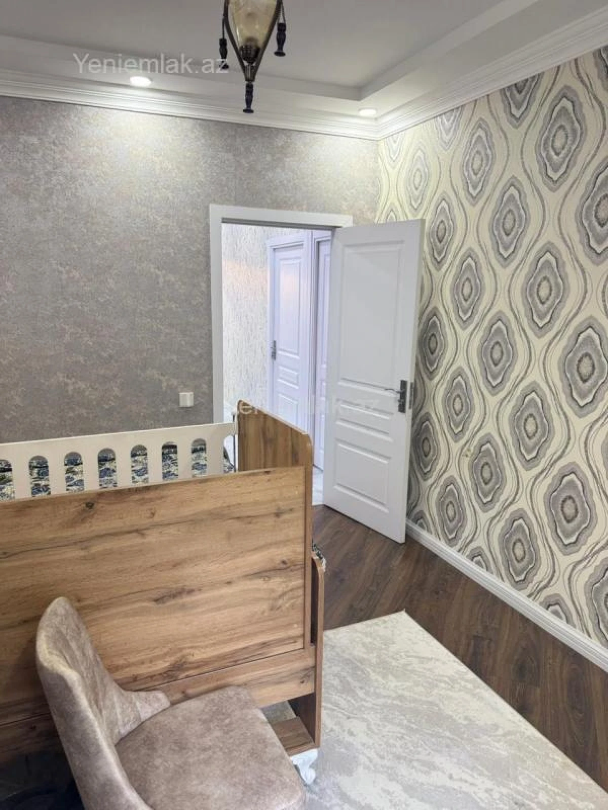 Satılır 4 otaqlı köhnə tikili 91 m²