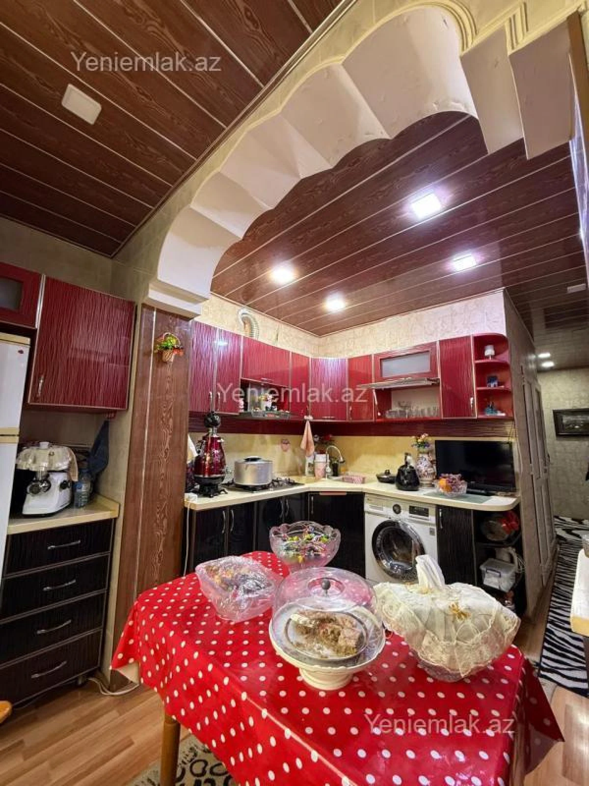 Satılır 5 otaqlı köhnə tikili 120 m²