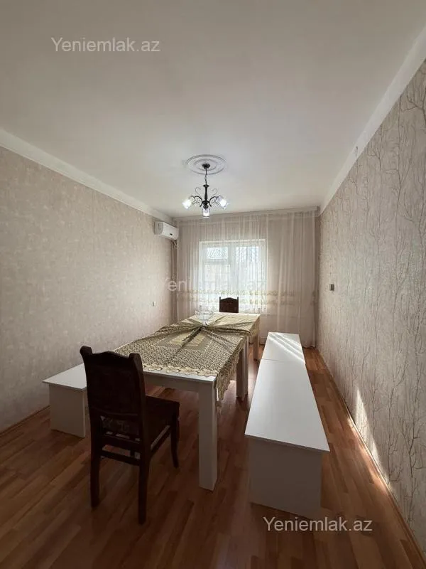 Satılır 5 otaqlı köhnə tikili 120 m²