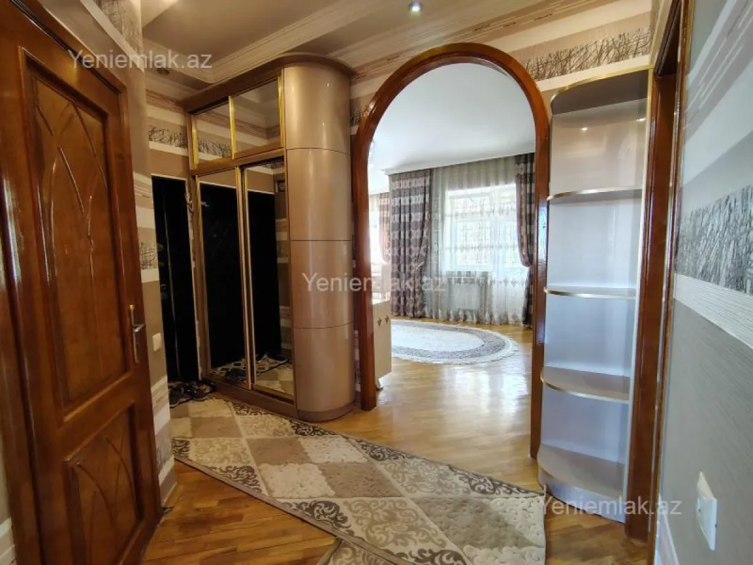 Satılır 3 otaqlı yeni tikili 125 m²