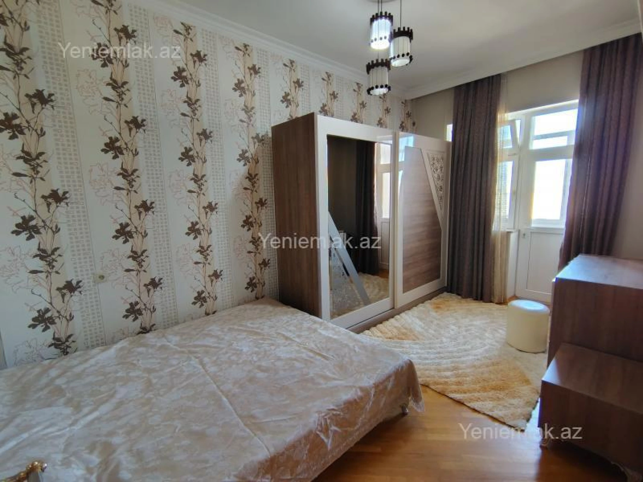 Satılır 3 otaqlı yeni tikili 125 m²