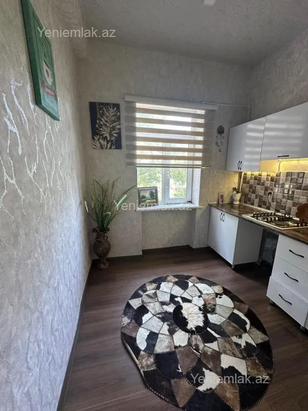 Satılır 3 otaqlı köhnə tikili 80 m²