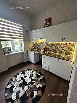 Satılır 3 otaqlı köhnə tikili 80 m²