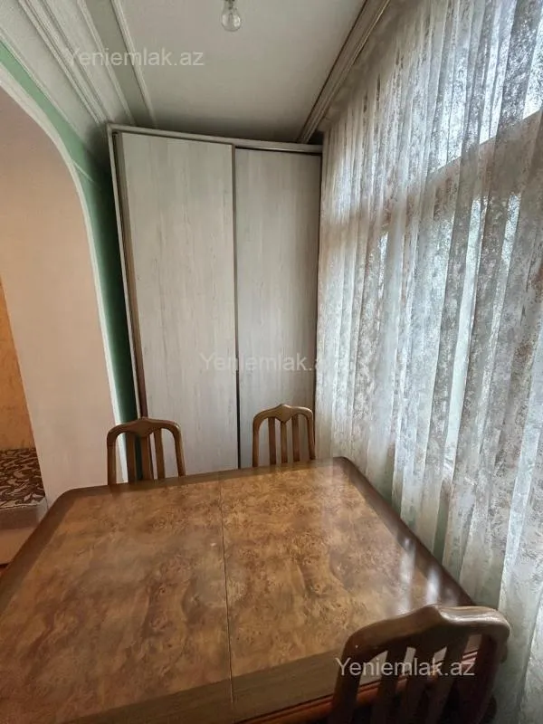 Satılır 2 otaqlı köhnə tikili 45 m²