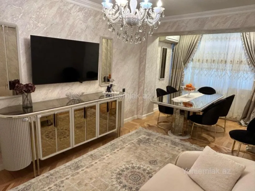 Satılır 2 otaqlı köhnə tikili 75 m²