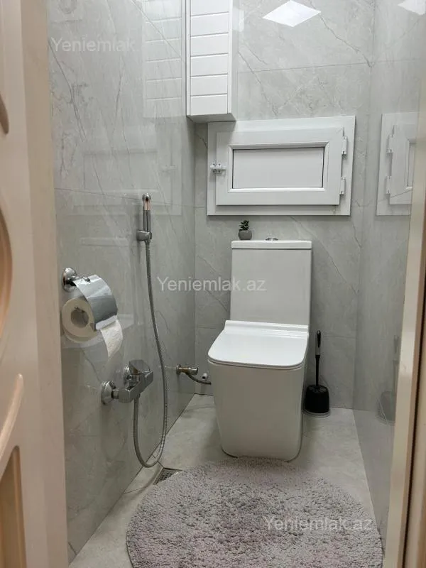 Satılır 2 otaqlı köhnə tikili 75 m²