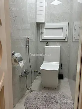 Satılır 2 otaqlı köhnə tikili 75 m²