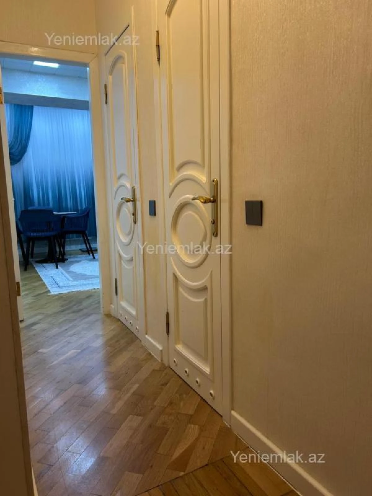 Satılır 2 otaqlı köhnə tikili 75 m²