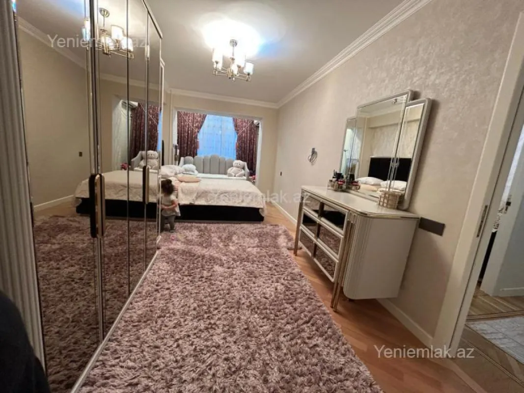 Satılır 2 otaqlı köhnə tikili 75 m²