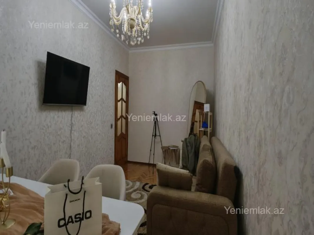 Satılır 3 otaqlı köhnə tikili 80 m²