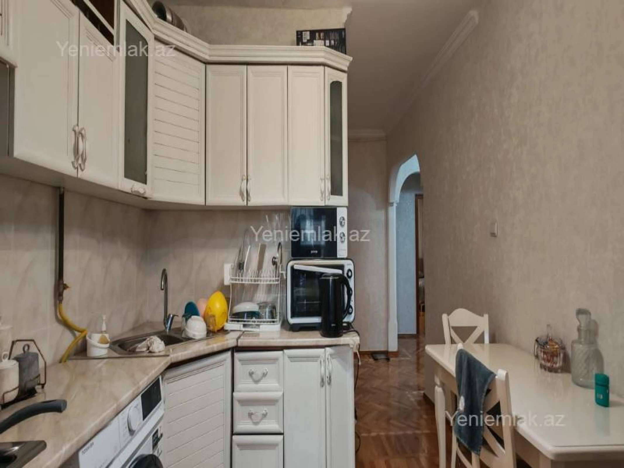 Satılır 3 otaqlı köhnə tikili 80 m²
