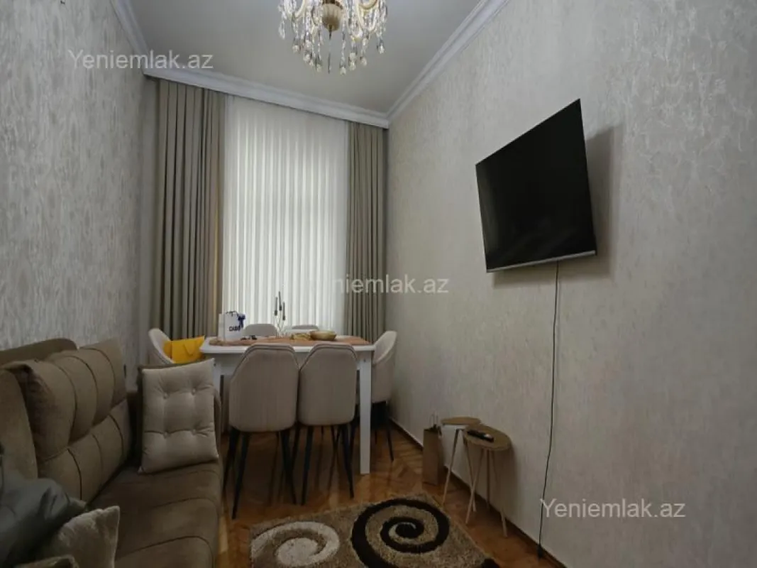 Satılır 3 otaqlı köhnə tikili 80 m²