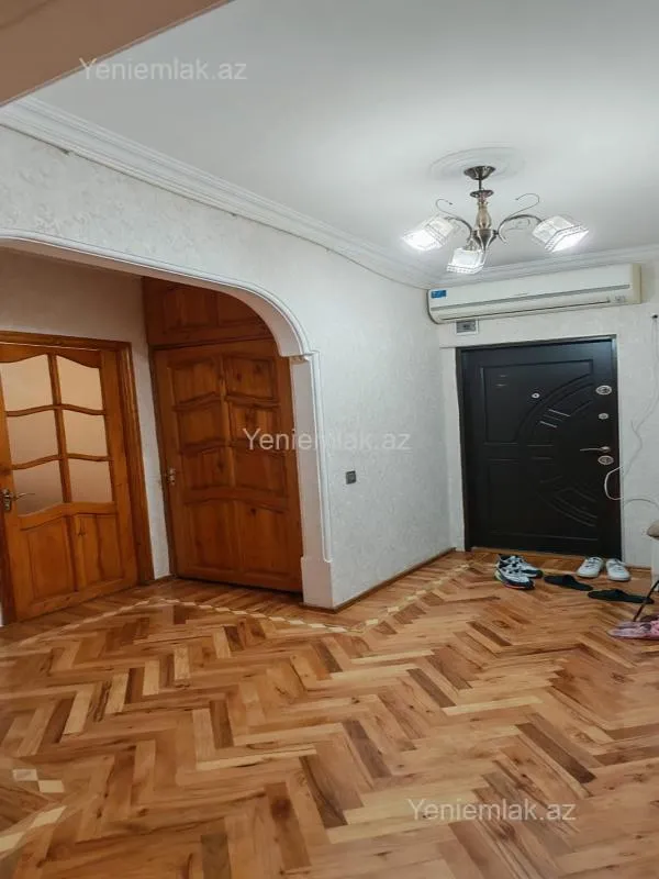 Satılır 3 otaqlı köhnə tikili 80 m²