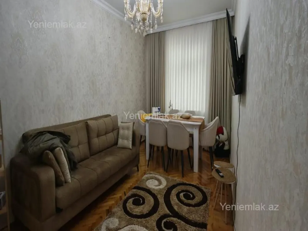 Satılır 3 otaqlı köhnə tikili 80 m²