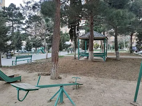 Satılır 3 otaqlı köhnə tikili 80 m²