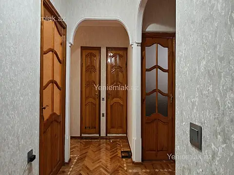 Satılır 3 otaqlı köhnə tikili 80 m²