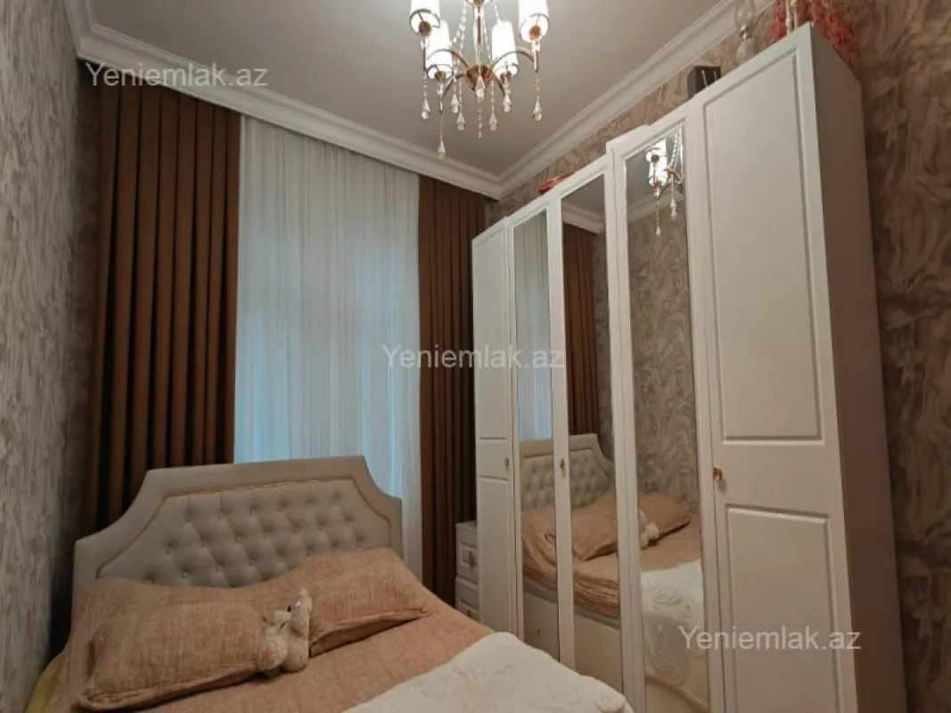 Satılır 3 otaqlı köhnə tikili 80 m²