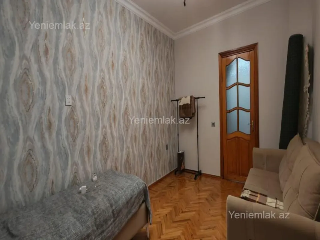 Satılır 3 otaqlı köhnə tikili 80 m²