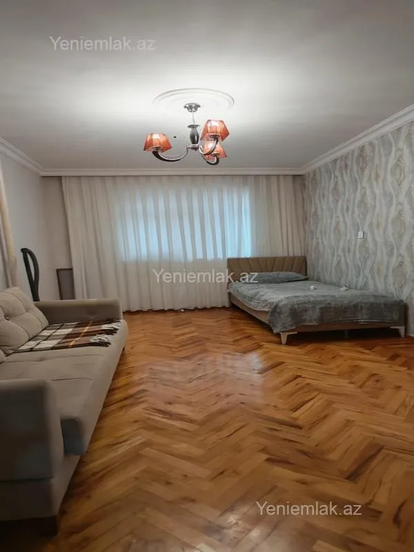 Satılır 3 otaqlı köhnə tikili 80 m²