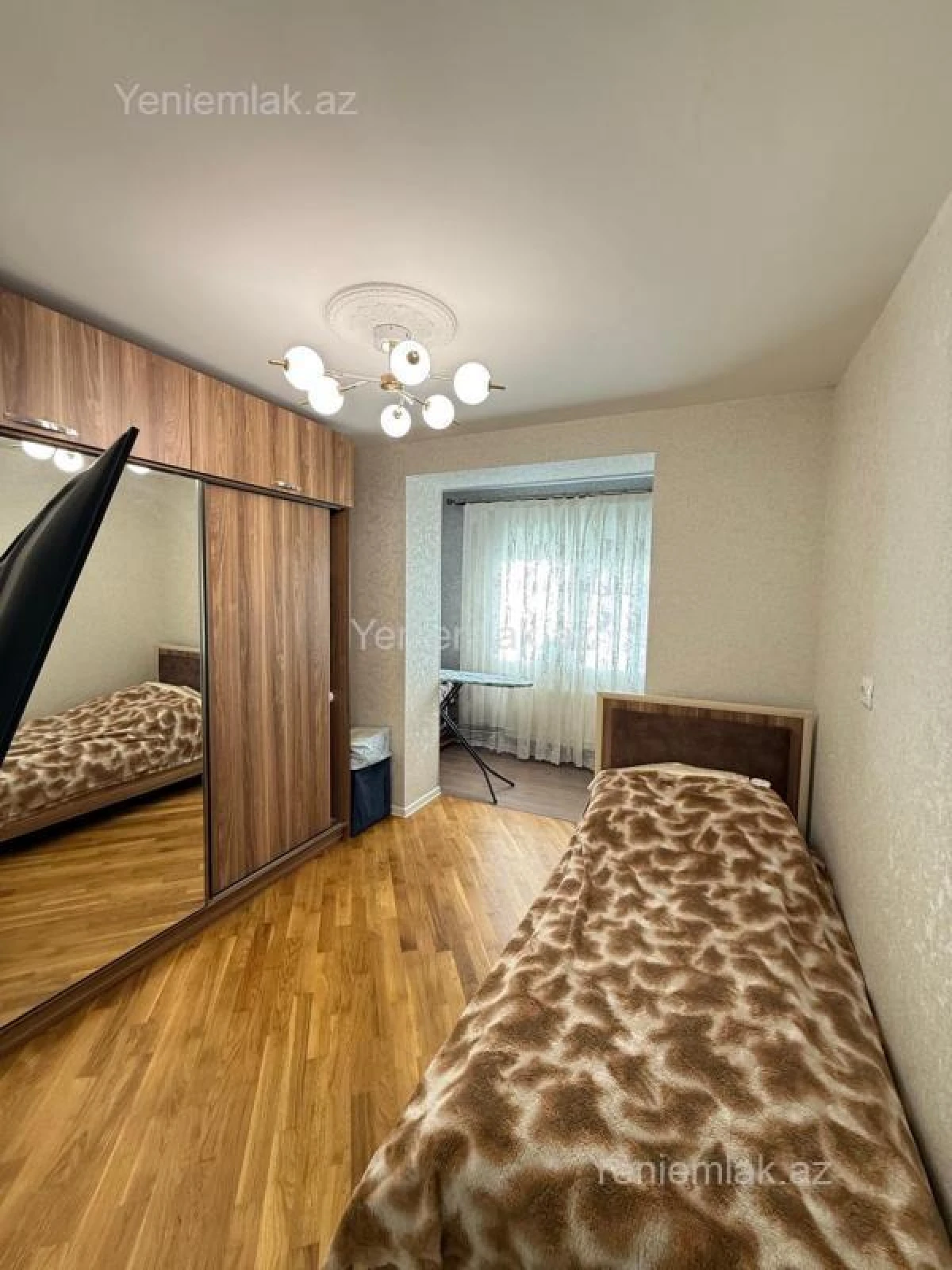 Satılır 3 otaqlı köhnə tikili 70 m²