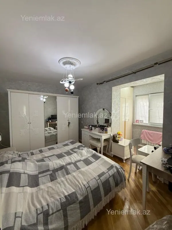 Satılır 3 otaqlı köhnə tikili 70 m²